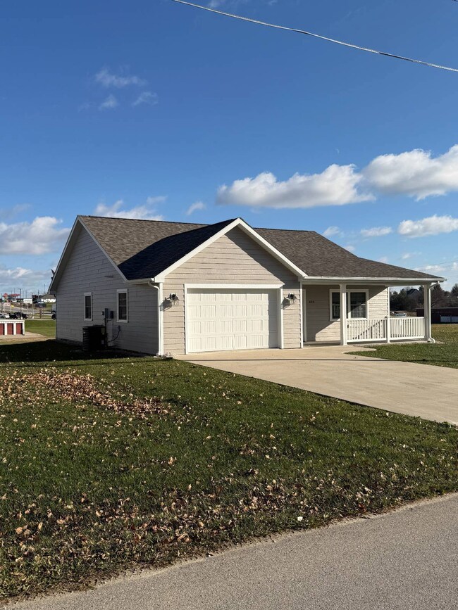 404 S Grant St, Mount Ayr, IA 50854 - photo 2