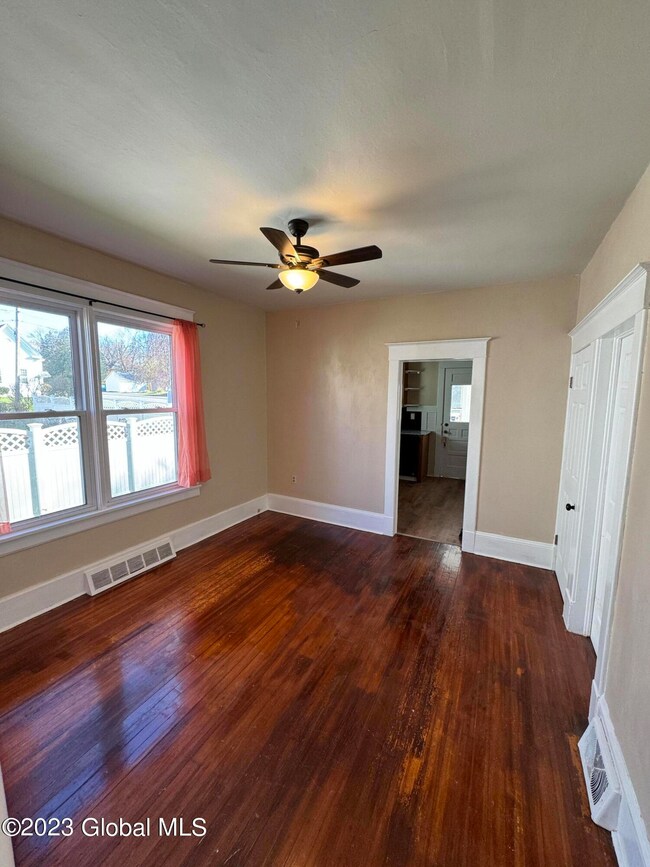 60 Green Ave, Castleton On Hudson, NY 12033 - photo 6