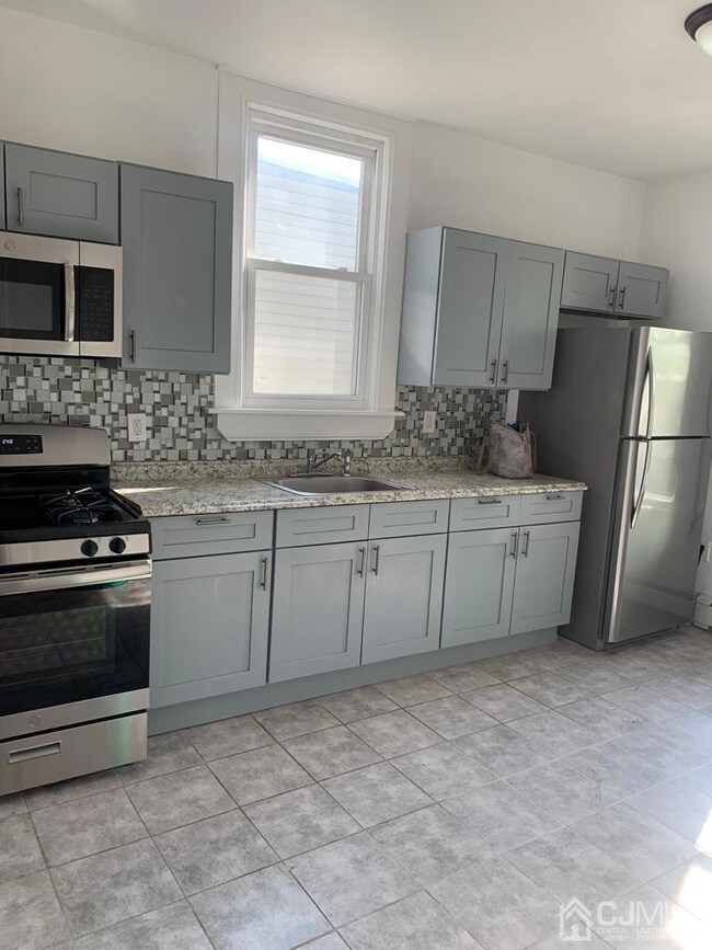 125 Columbia Ave unit 2, Newark, NJ 07106 - photo 3