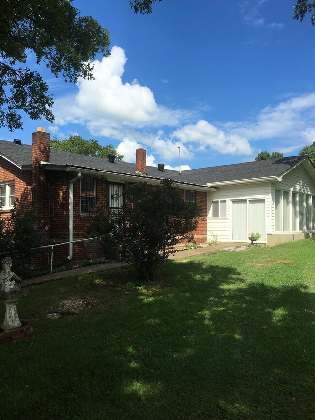 704 Eastland Ln, Lebanon, TN 37090 - photo 3