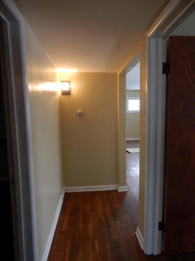 1478135 hallway