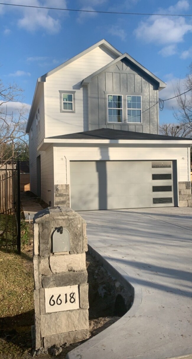 6618 Apollo St, Houston, TX 77091 - photo 5
