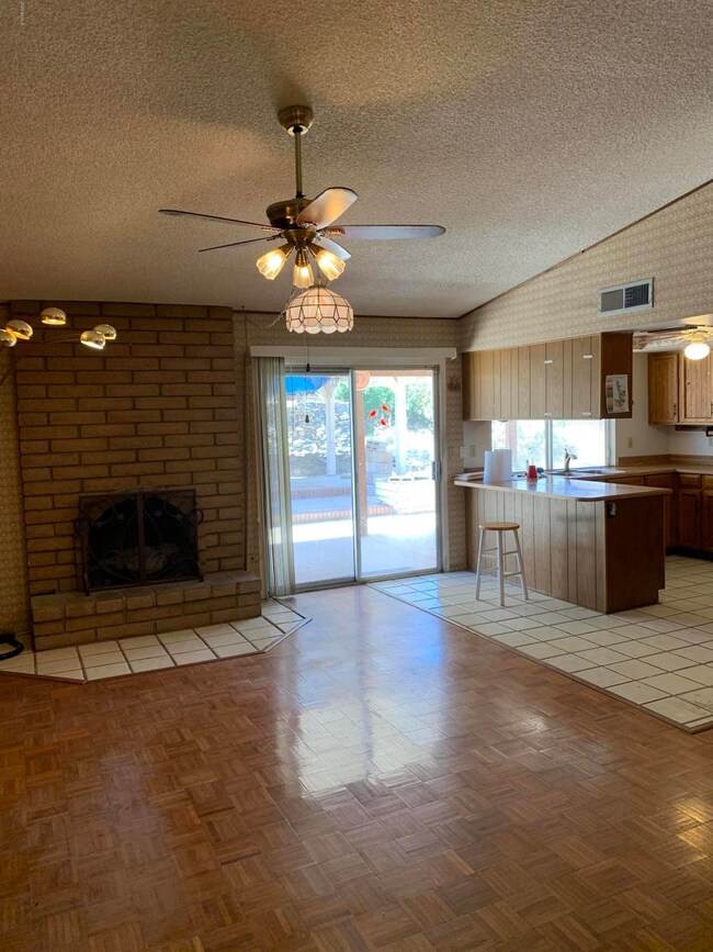 Family room w/ fireplace