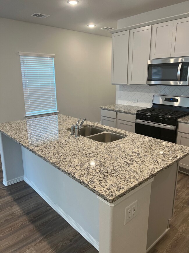 25914 Emory Hollow Dr, Tomball, TX 77375 - photo 5