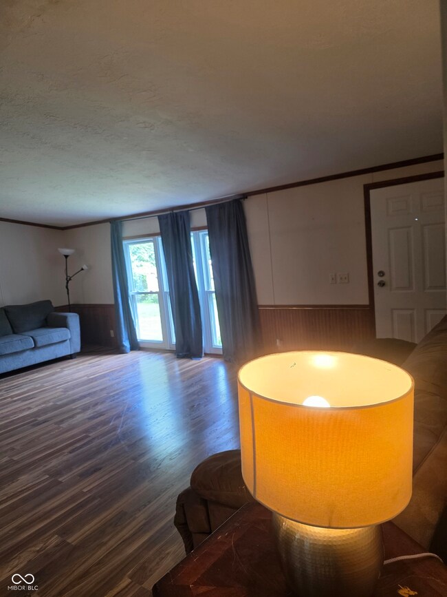 3955 Deer Ct, Columbus, IN 47201 - photo 2