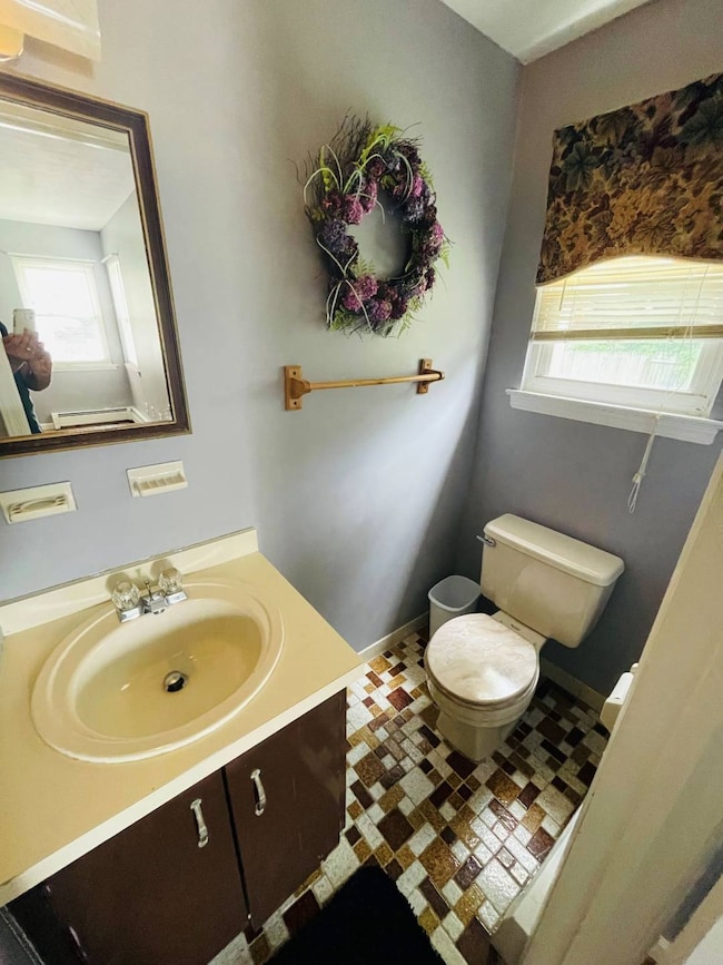 9 Conway Ct unit 1, Glen Cove, NY 11542 - photo 6