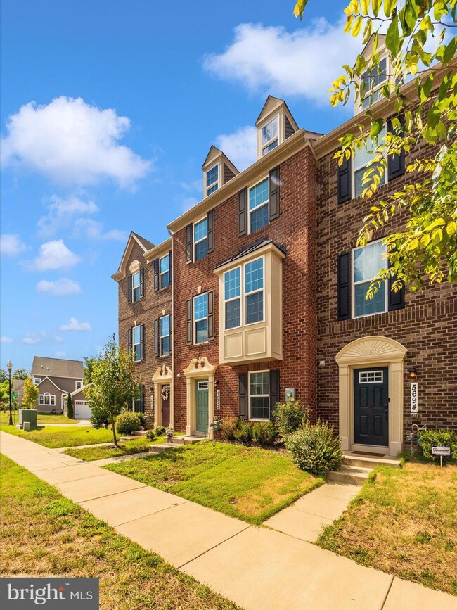 5692 River Shark Ln, Waldorf, MD 20602 - photo 2