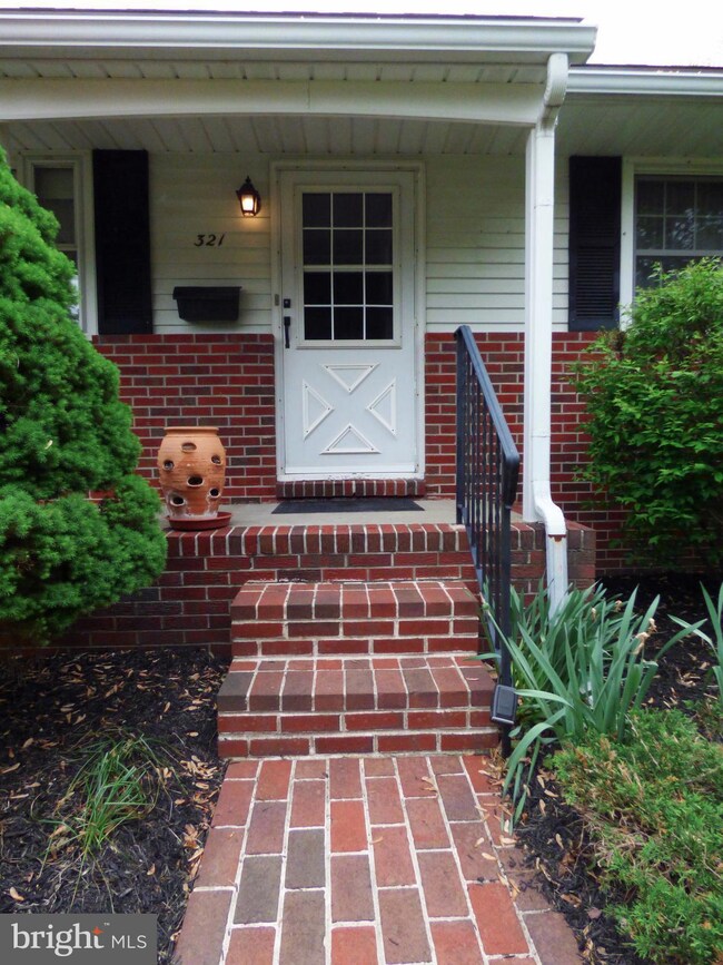 321 S Johnson St, Penns Grove, NJ 08069 - photo 7