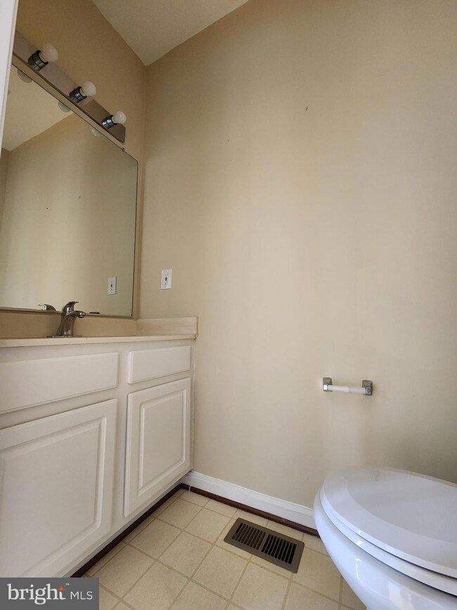 8311 Green Grass Rd, Laurel, MD 20724 - photo 7