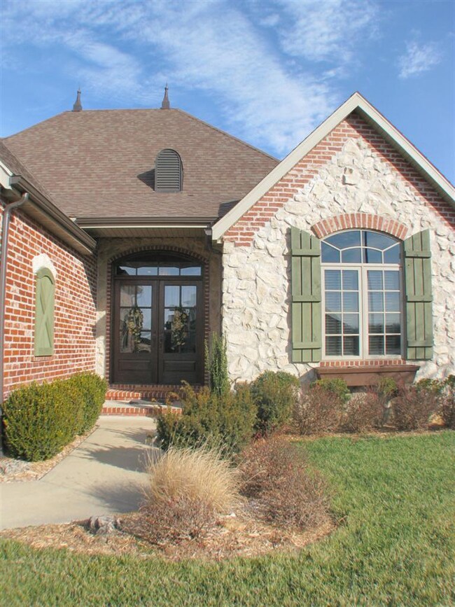 1408 Rich Hill Cir, Nixa, MO 65714 - photo 2