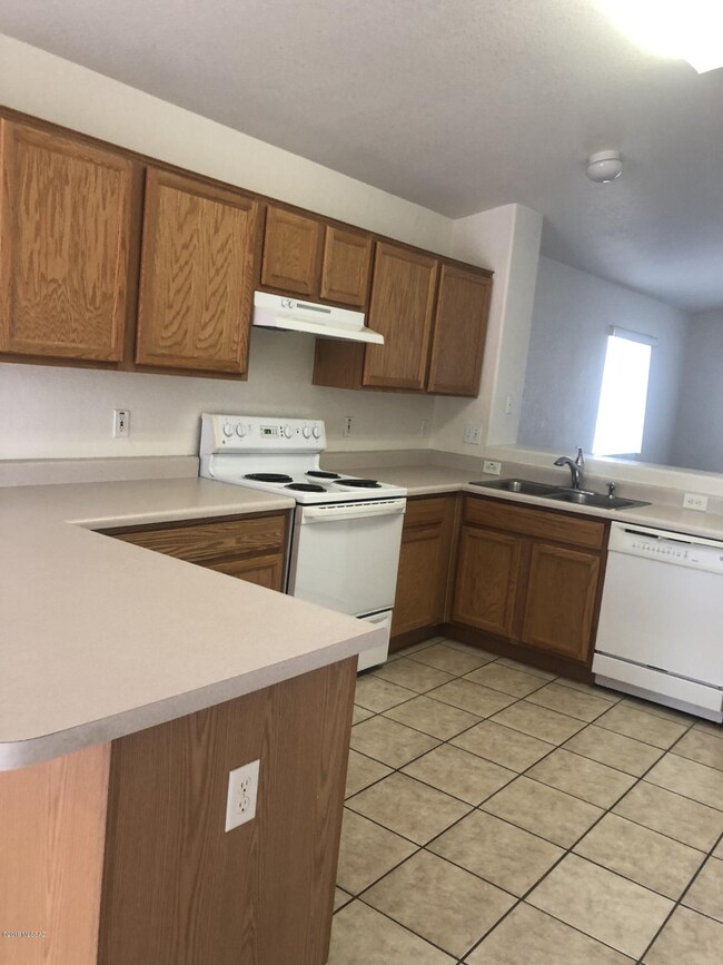 7981 E Jennifer Anne Dr, Tucson, AZ 85730 - photo 5