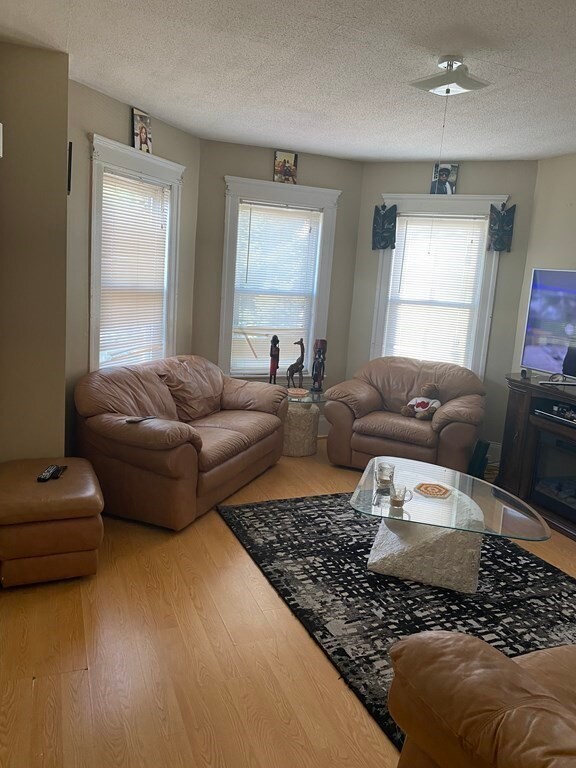 31 Sigel St, Worcester, MA 01610 - photo 3