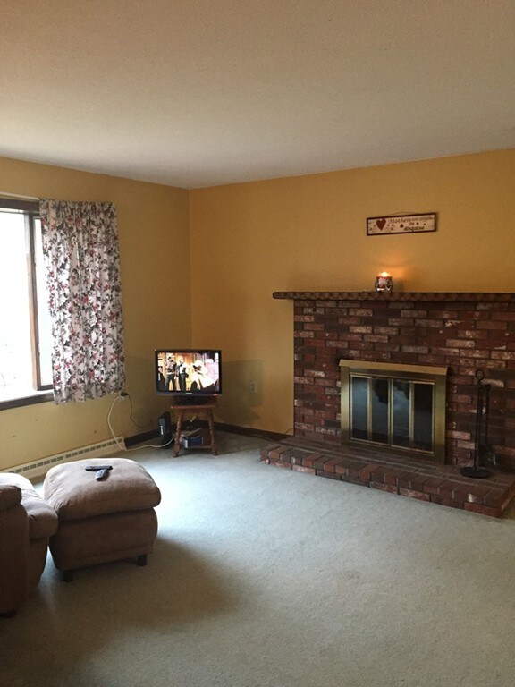 10 Woodlawn Dr, Carver, MA 02330 - photo 5