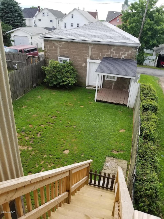 327 backsteps and garage