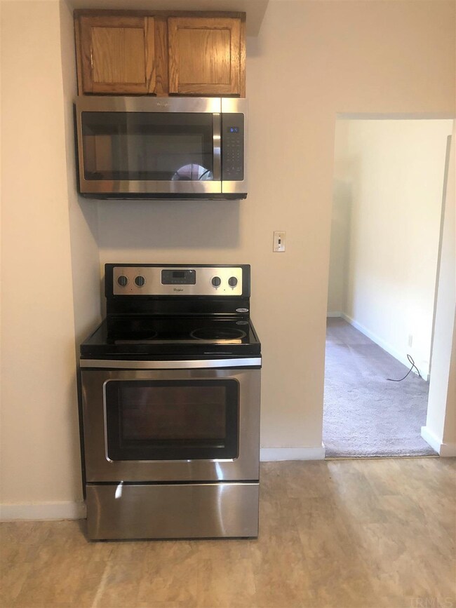 322 E 10th St, Bloomington, IN 47408 - photo 7