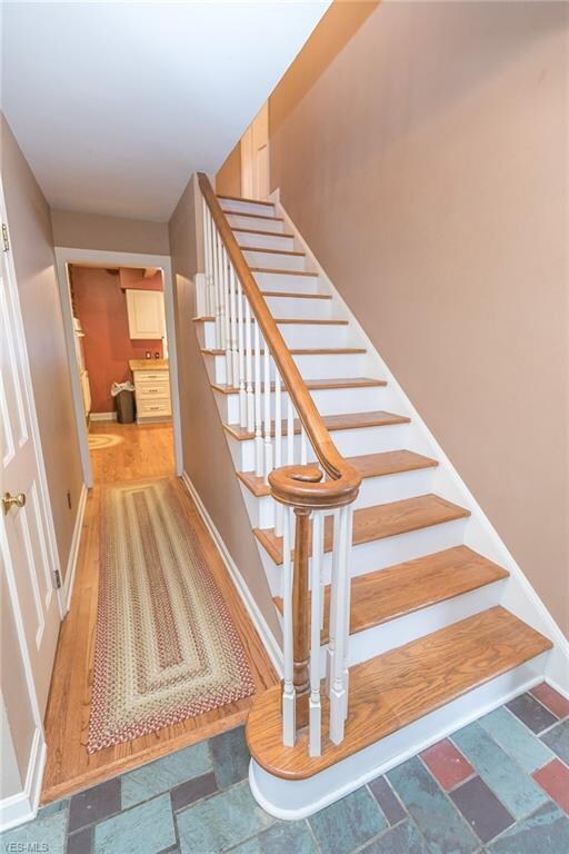 25327 Holton Rd, Olmsted Falls, OH 44138 - photo 4