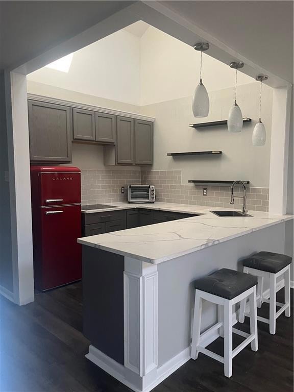 Kitchen w/bar