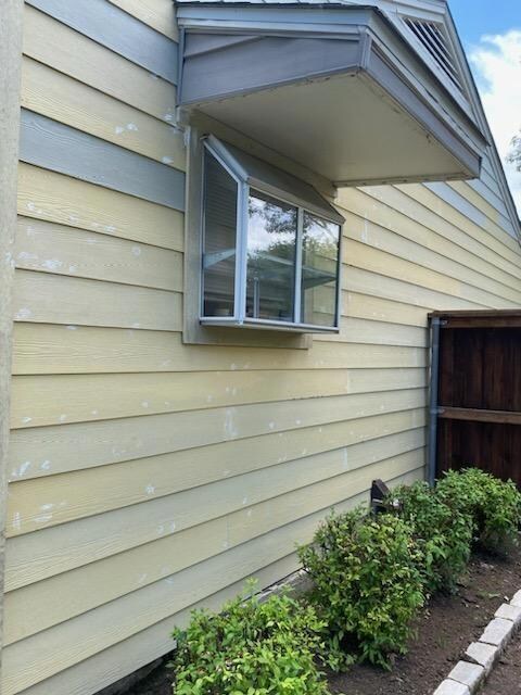 905 Clarice St, Grand Prairie, TX 75051 - photo 2