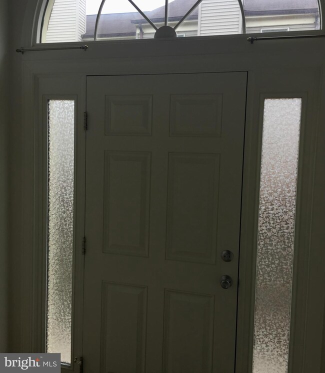 1555 Templeton Place, Rockville, MD 20852 - photo 2