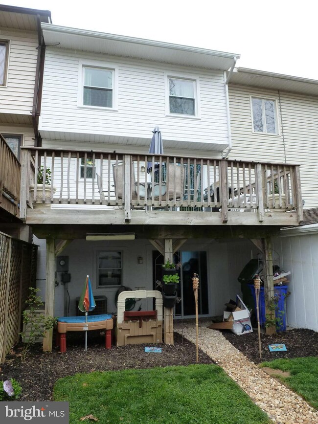 10 E Orndorff Dr, Brunswick, MD 21716 - photo 2