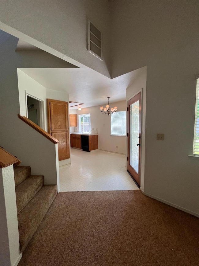 763 E Robin Ln, Fresno, CA 93730 - photo 3