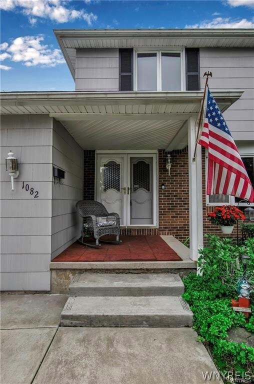 1082 Bowen Dr W, North Tonawanda, NY 14120 - photo 3