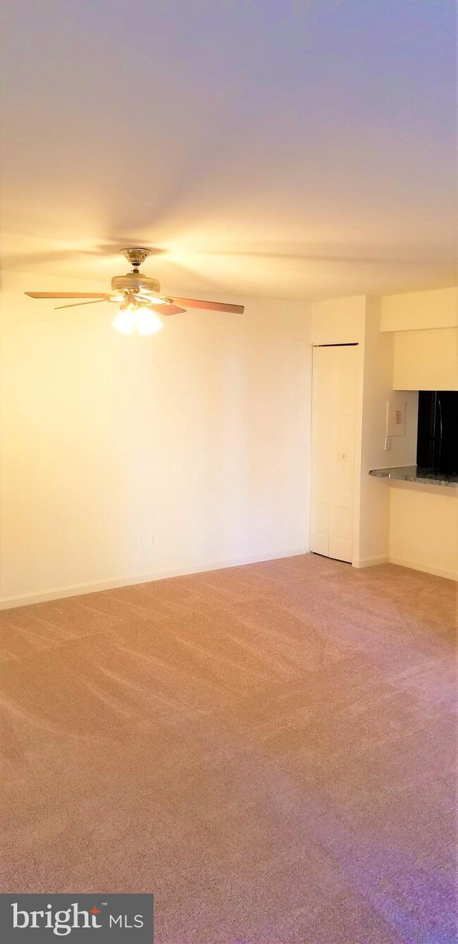 221 N Emory Dr unit 2, Sterling, VA 20164 - photo 2