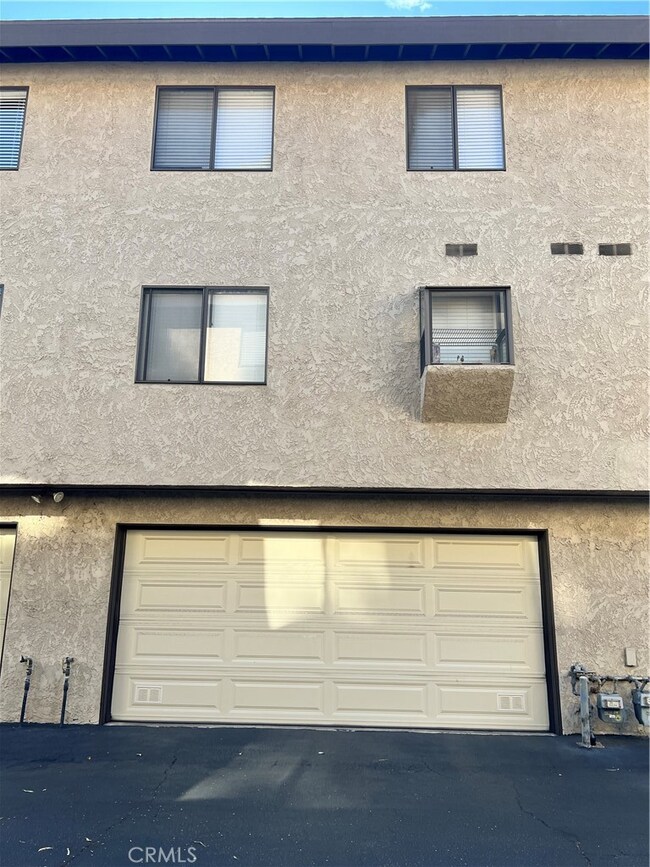 19230 Wyandotte St unit 14, Reseda, CA 91335 - photo 4