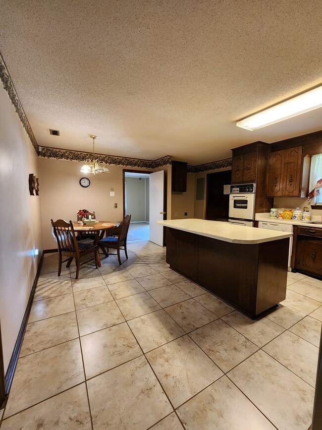 109 Taylor Cir, Fitzgerald, GA 31750 - photo 7