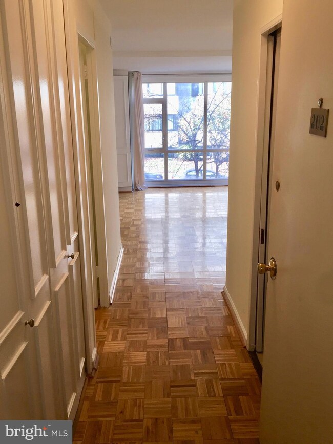 Dupont East Condominium unit 202, Washington, DC 20036 - photo 2