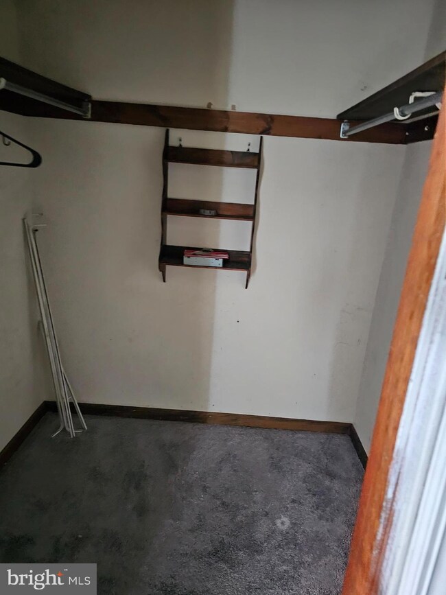 229 W Clayton Ave, Clayton, NJ 08312 - photo 4