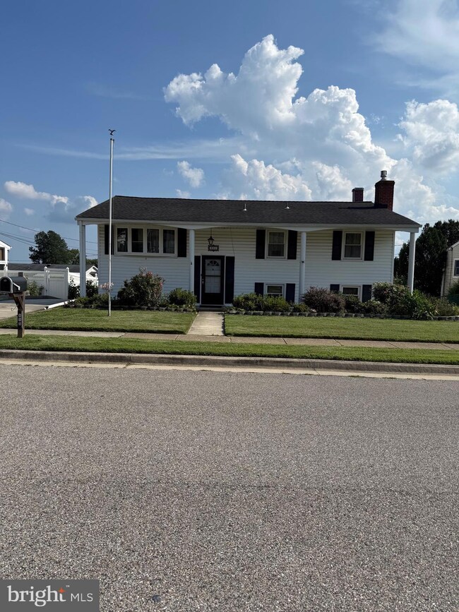 895 Gordon Dr, Glen Burnie, MD 21061 - photo 3