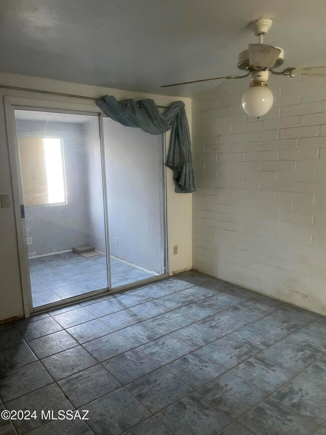 Kitchen Dining Area