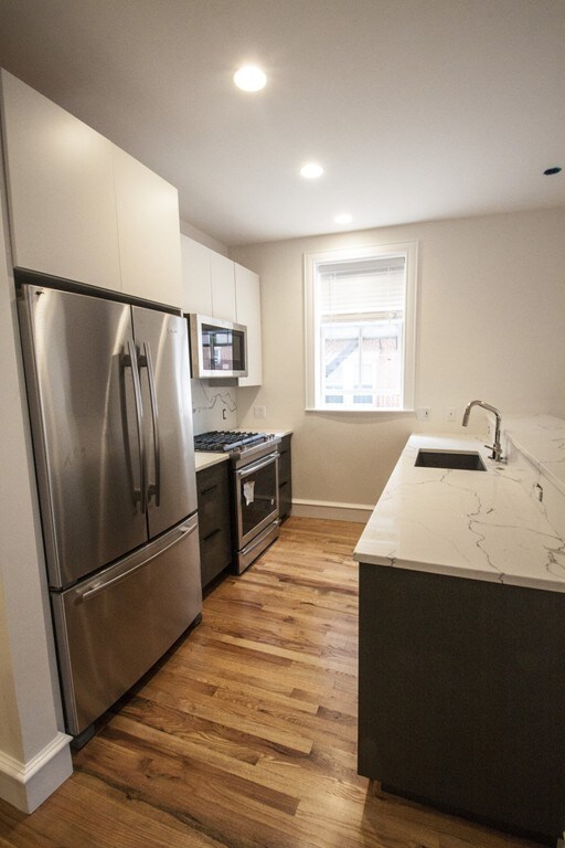 262 North St unit 2, Boston, MA 02109 - photo 2