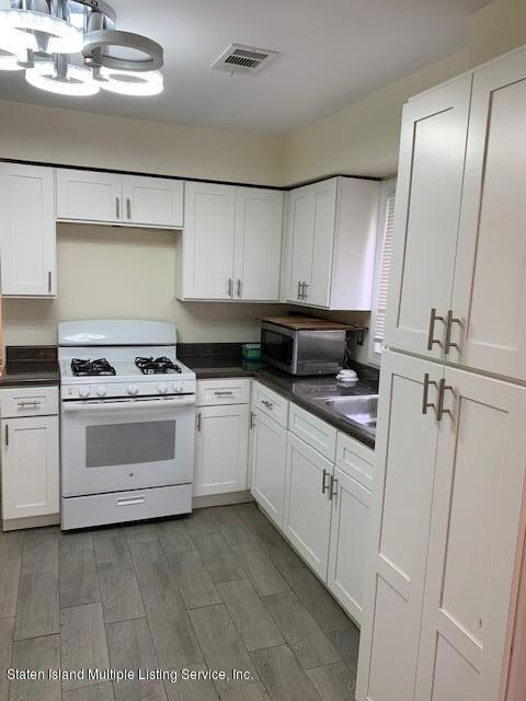 33 Cambridge Ave, Staten Island, NY 10314 - photo 2