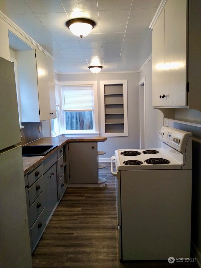 317 1/2 N Iron St, Centralia, WA 98531 - photo 7