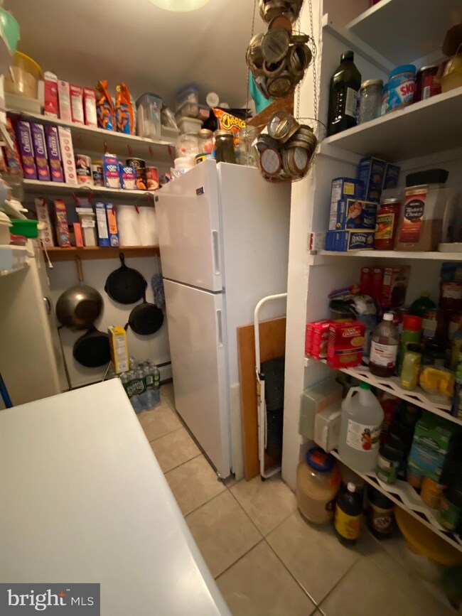 31 Rolling Ln, Levittown, PA 19055 - photo 4