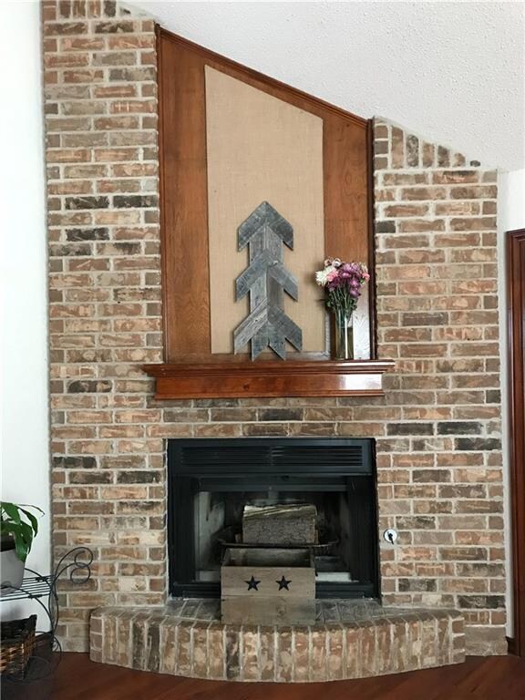 908 Woodward Ave, Moore, OK 73160 - photo 3