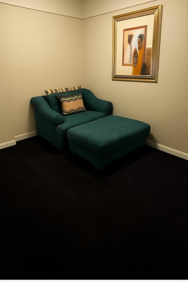 26845 Greenleigh Ct, Southfield, MI 48076 - photo 7