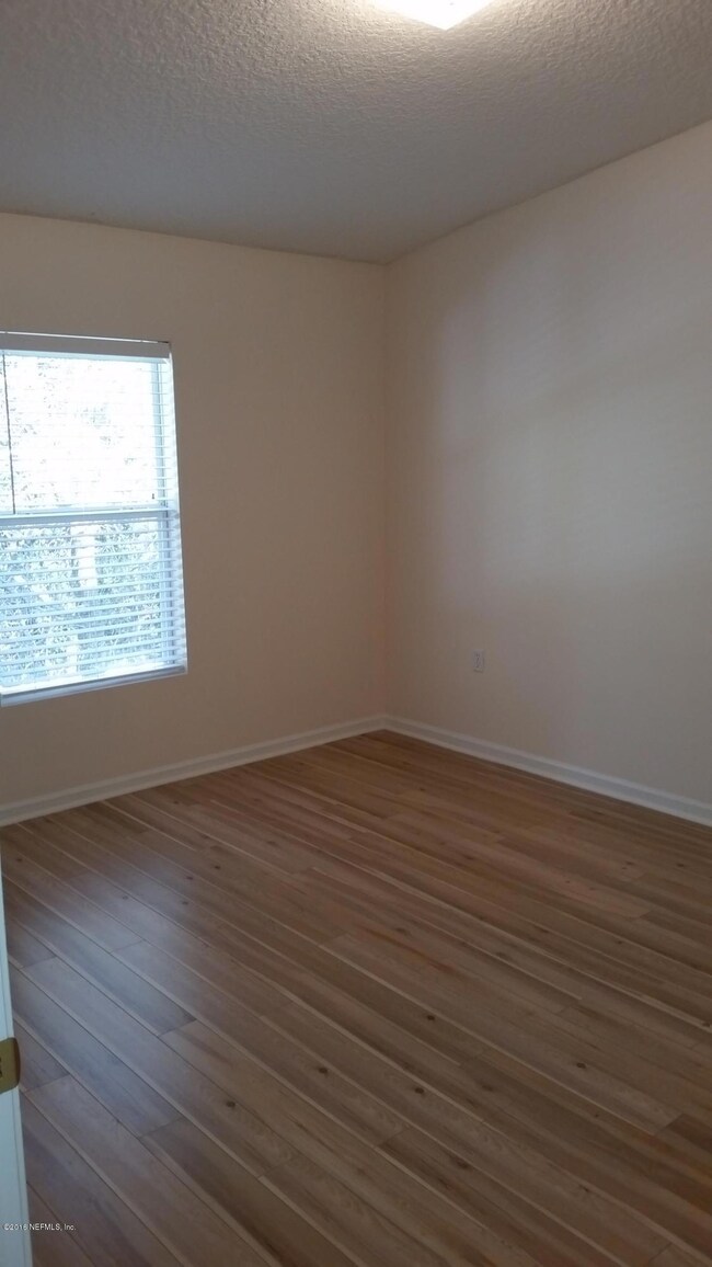 5201 Playpen Dr unit 16, Jacksonville, FL 32210 - photo 4