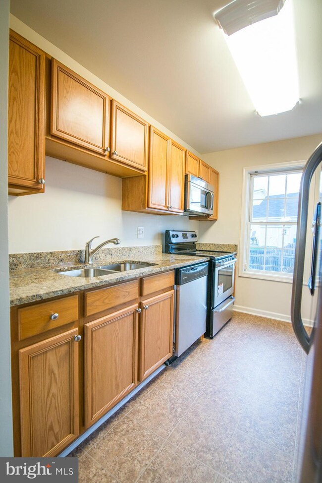 279 Ford Cir, Inwood, WV 25428 - photo 4