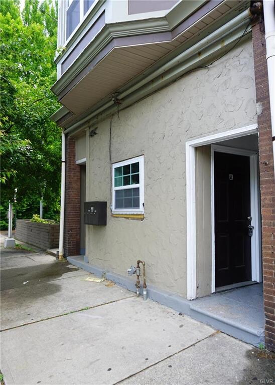 152 E Hamilton St unit A, Allentown, PA 18109 - photo 2