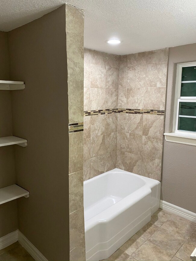 8918 1/2 Manus St unit A, Houston, TX 77093 - photo 7