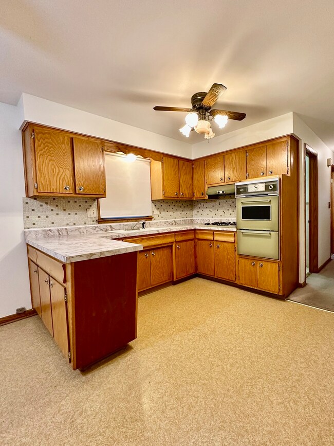 unlisted-address, Chicago, IL 60641 - photo 7