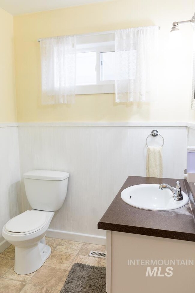 1130 W 4th St, Weiser, ID 83672 - photo 6