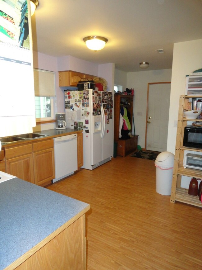 7811 Port Susan Place unit 10, Stanwood, WA 98292 - photo 4