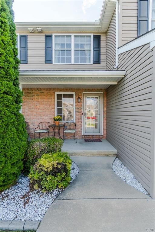 1399 Mohr Cir, Macungie, PA 18062 - photo 2