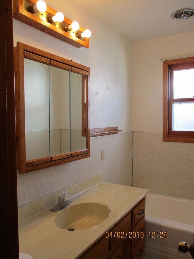 519 Walnut ST, Turtle Lake 008