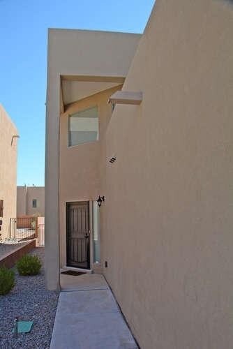 5024 Sala De Tomas Dr NW-small-005-Entry