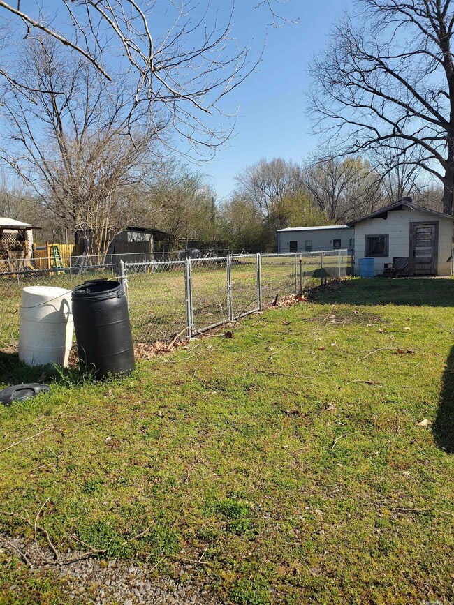 103 Pine St, Mc Rae, AR 72102 - photo 2